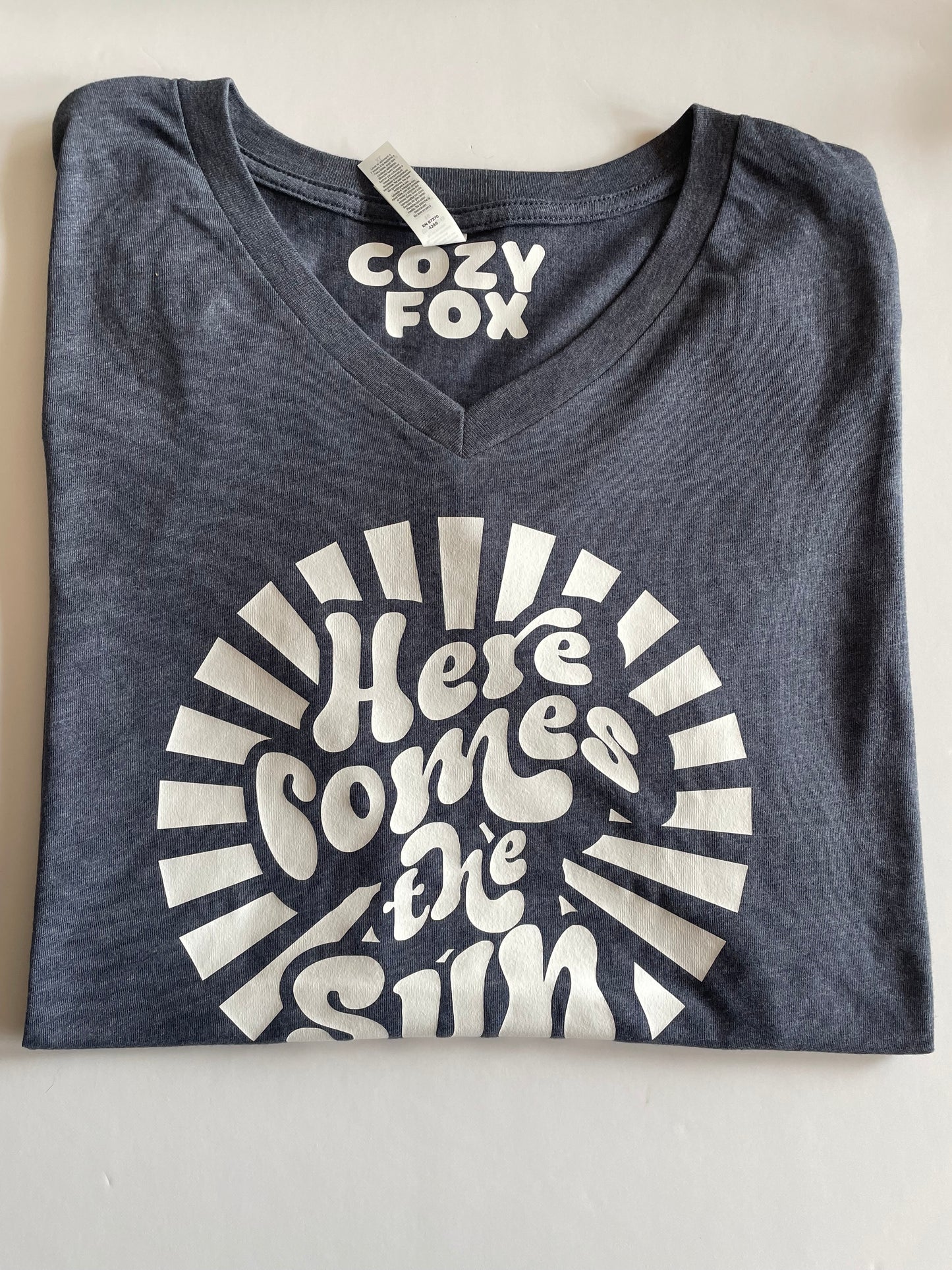 Here comes the sun - V neck | Summer Collection